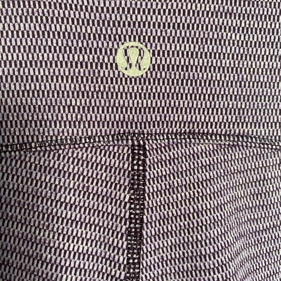 Lululemon long sleeve 8 - Picture 3 of 3